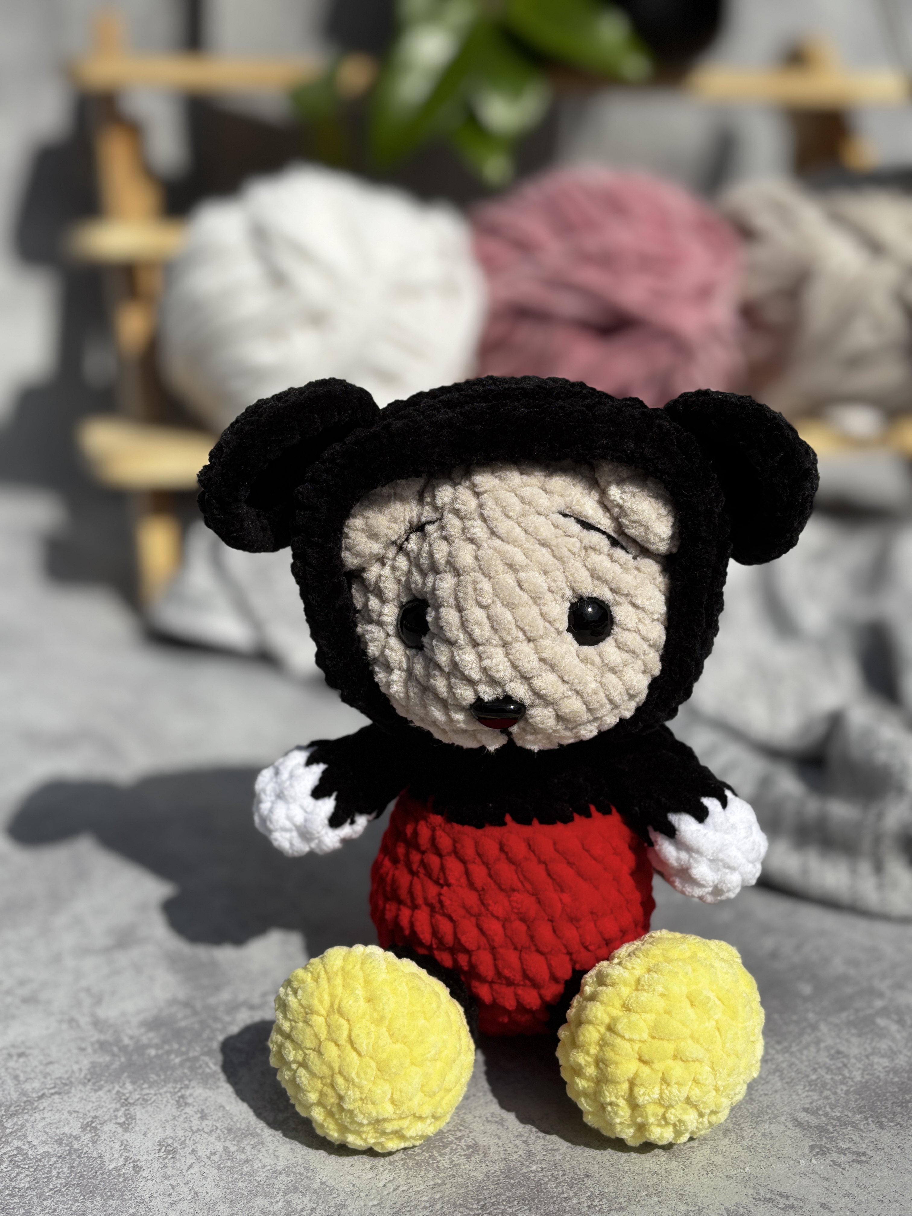 Háčkovaný Mickey s kapuckou